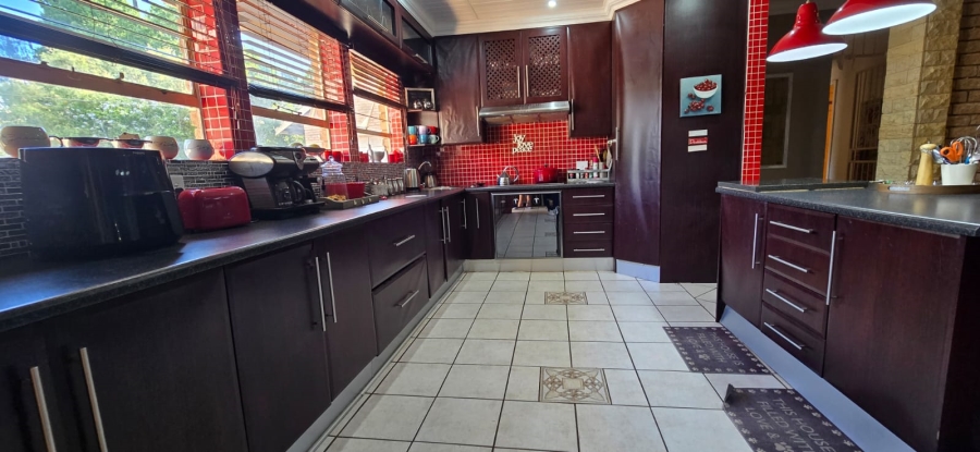 4 Bedroom Property for Sale in Doringkruin North West